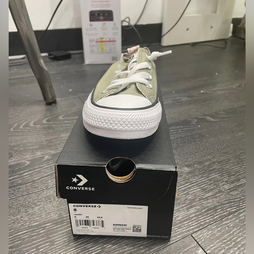 Converse sneaker
